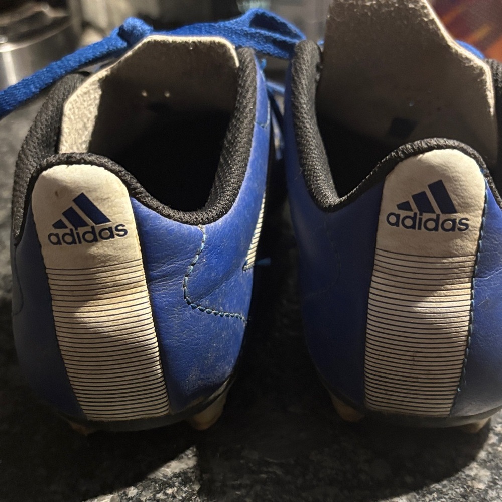 adidas Kids cleats - Blue and Black - Picture 5 of 5